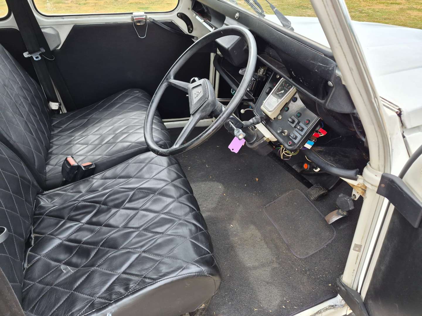 <p>1987 CITROEN 2CV6 SPÉCIAL</p>