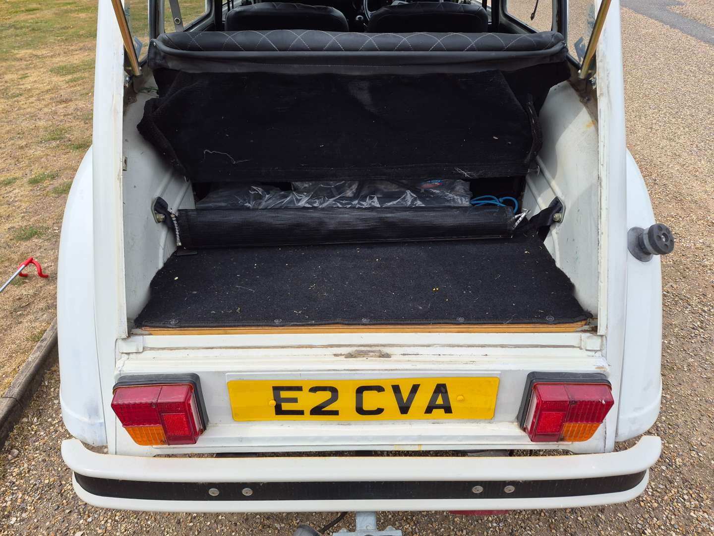 <p>1987 CITROEN 2CV6 SPÉCIAL</p>