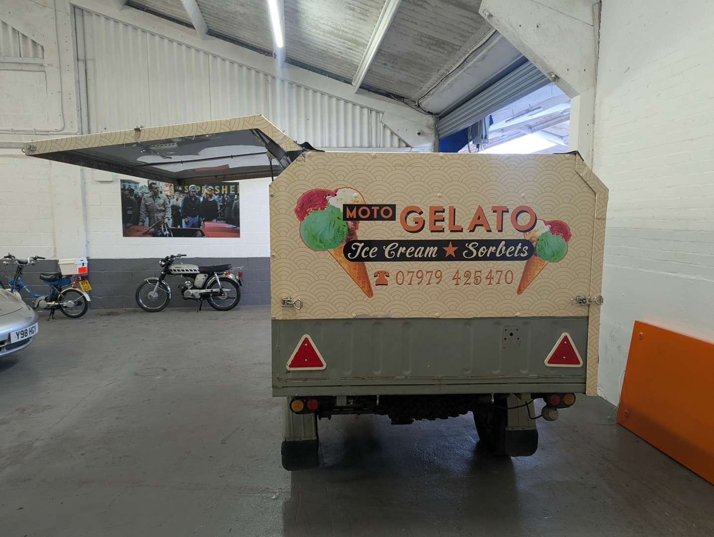 <p>1948 MOTO GUZZI ECOLE ICE CREAM CART</p>