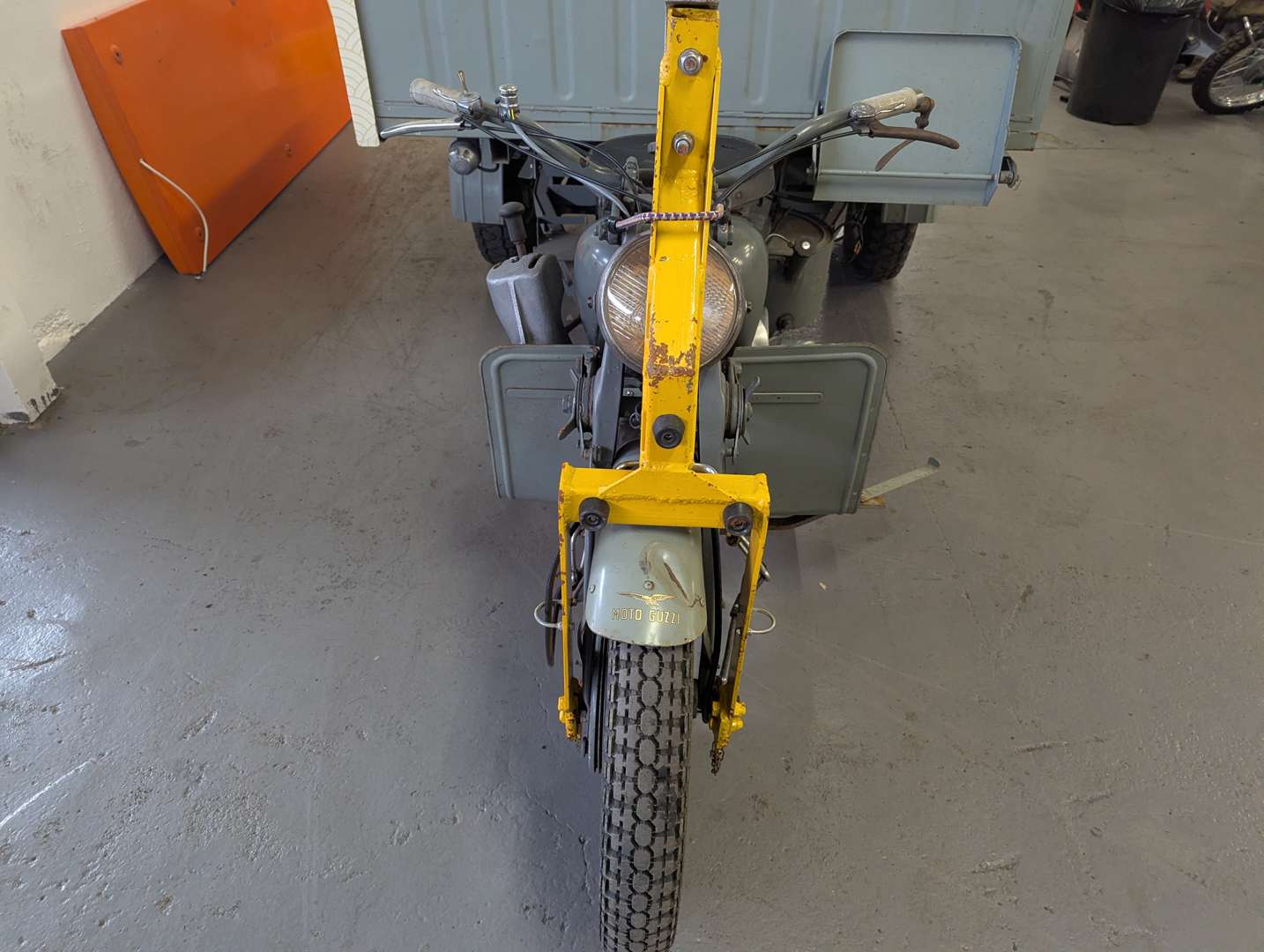 <p>1948 MOTO GUZZI ECOLE ICE CREAM CART</p>