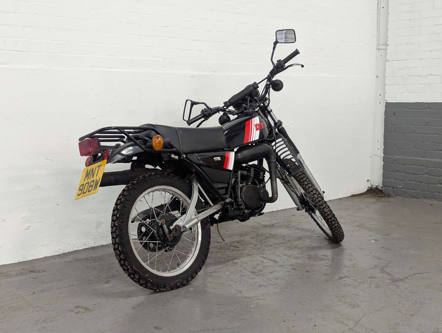 <p>1981 YAMAHA DT175</p>