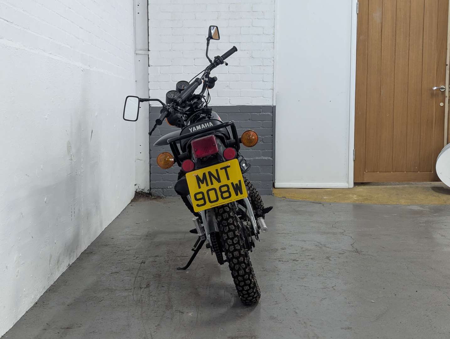 <p>1981 YAMAHA DT175</p>