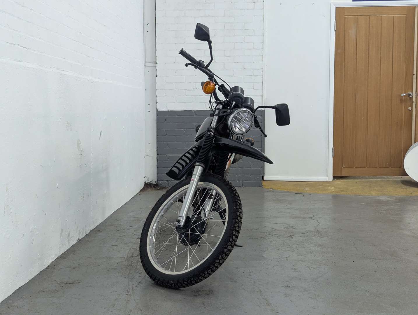 <p>1981 YAMAHA DT175</p>