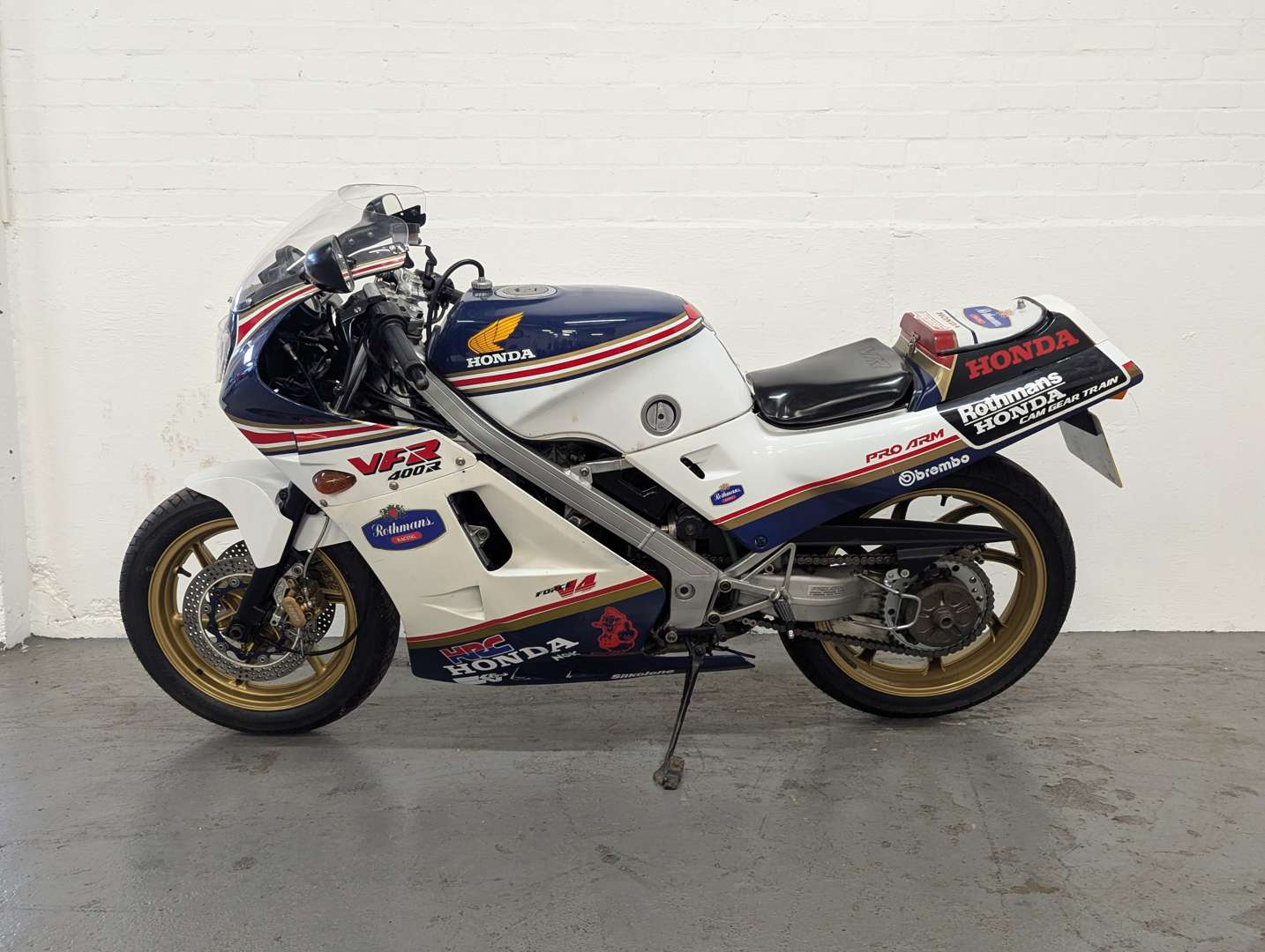 <p>1987 HONDA VFR 400R</p>