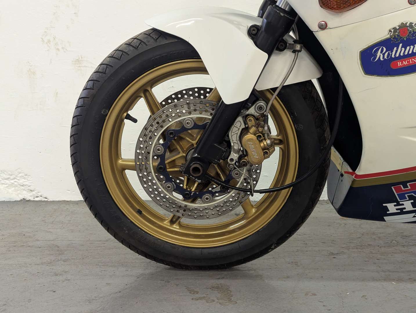 <p>1987 HONDA VFR 400R</p>