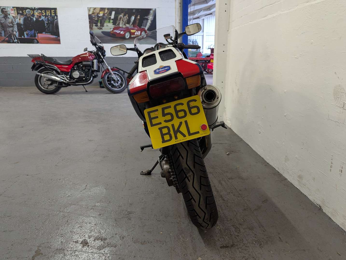 <p>1987 HONDA VFR 400R</p>