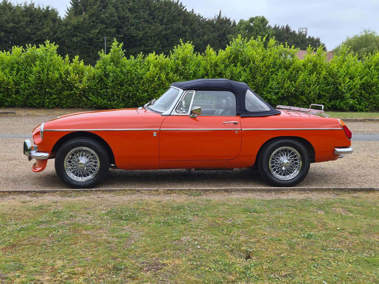 <p>1970 MG B ROADSTER</p>