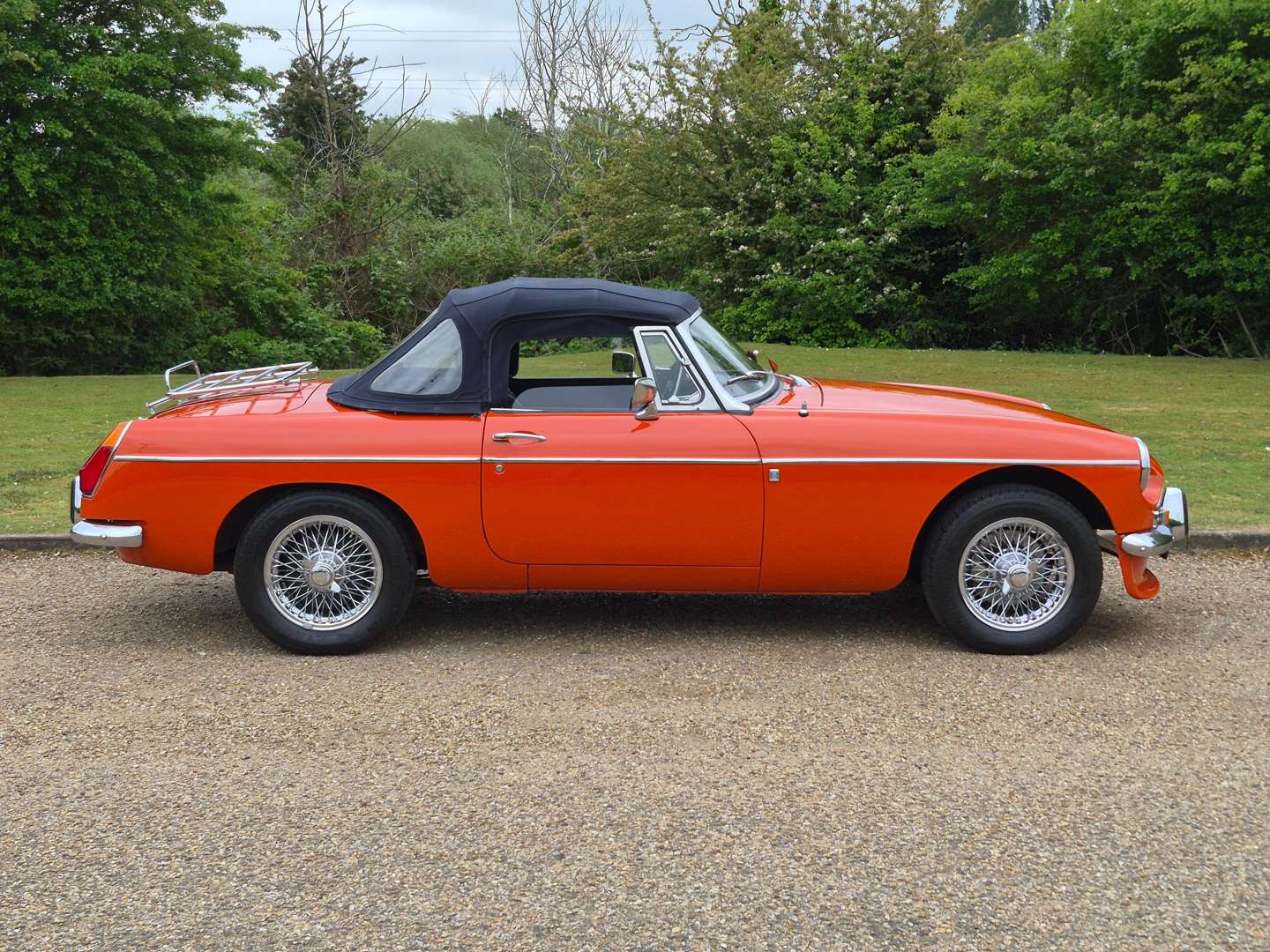 <p>1970 MG B ROADSTER</p>
