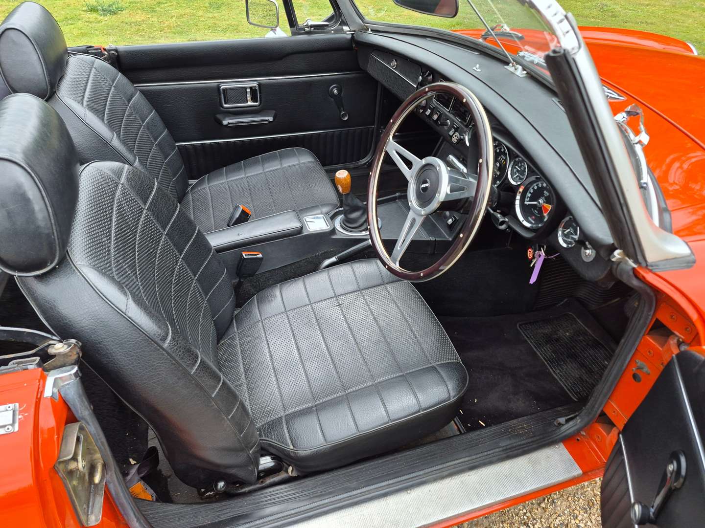 <p>1970 MG B ROADSTER</p>