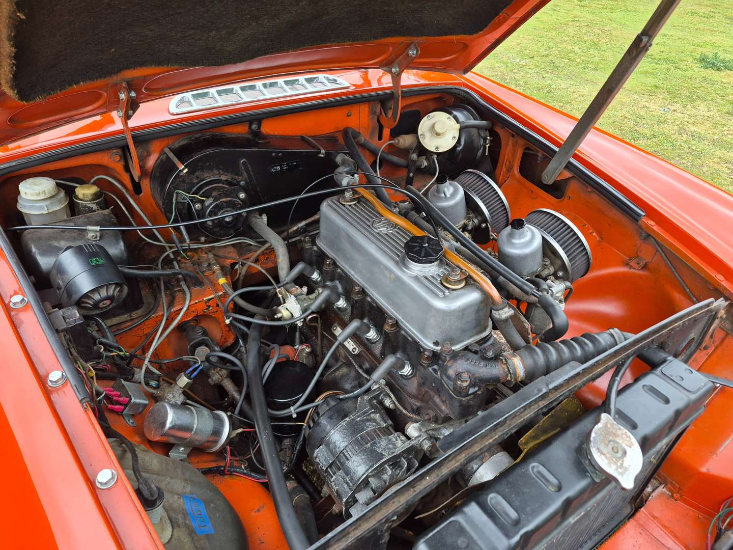 <p>1970 MG B ROADSTER</p>