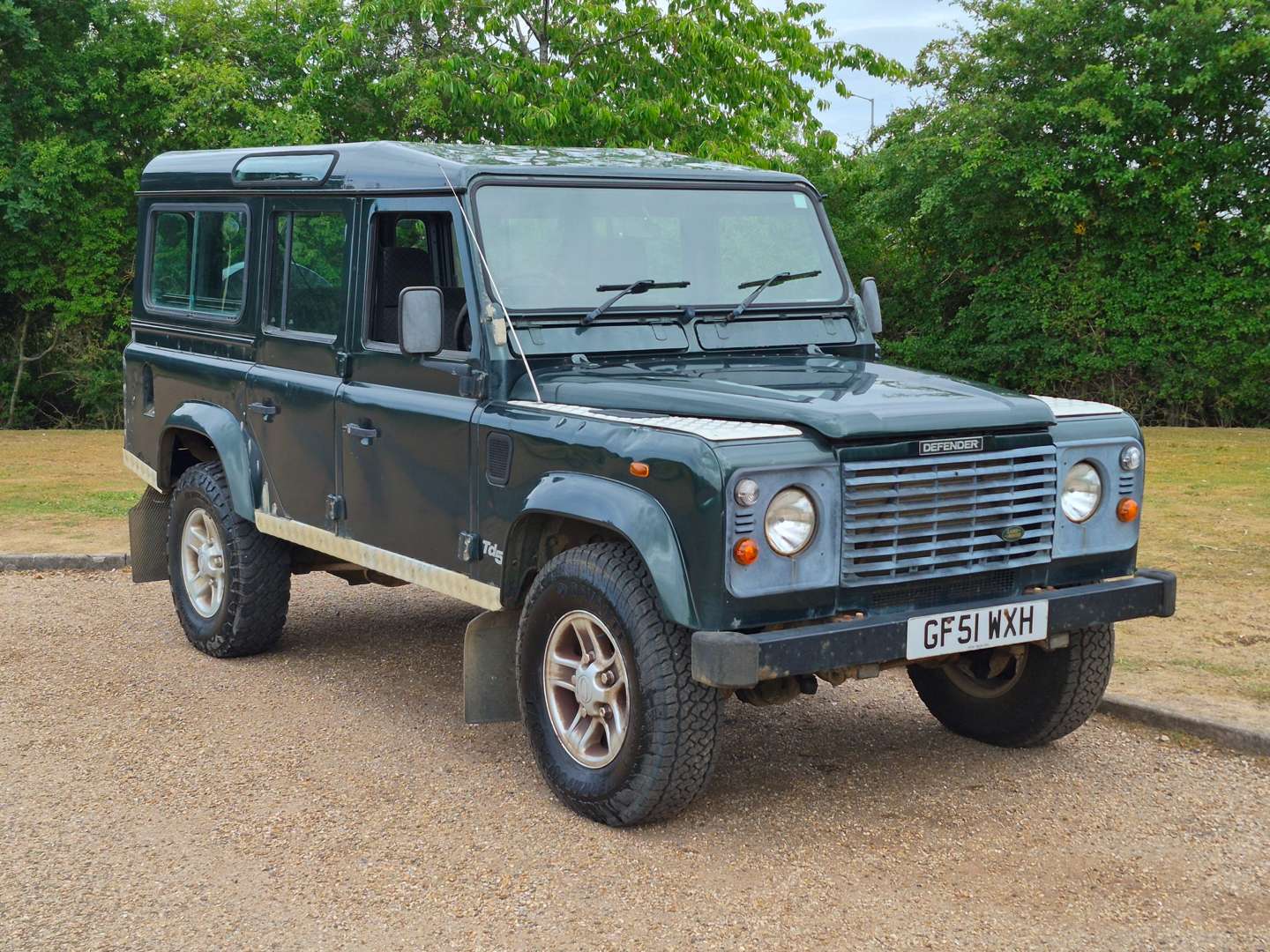 <p>2001 LAND ROVER DEFENDER</p>