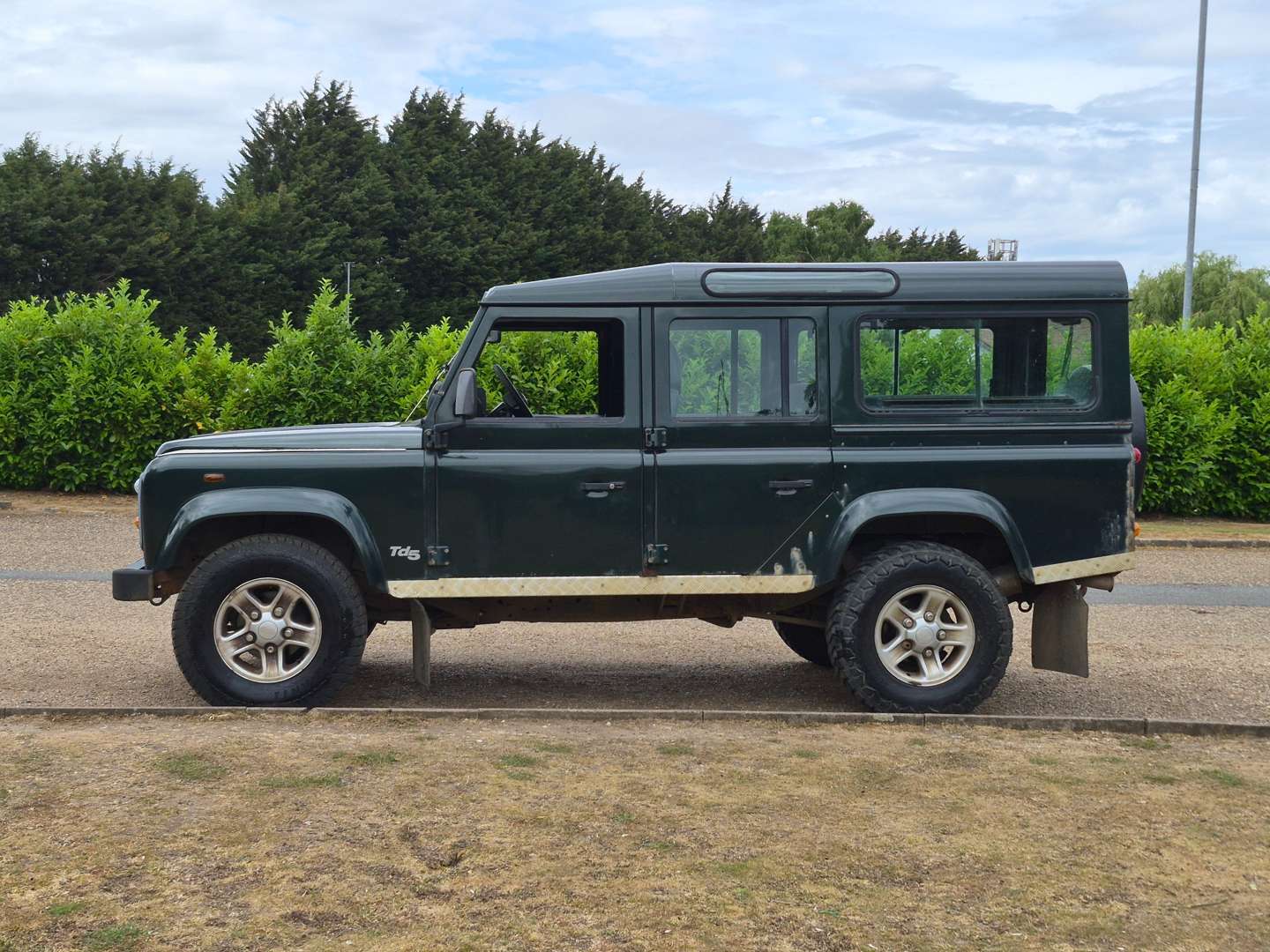 <p>2001 LAND ROVER DEFENDER</p>