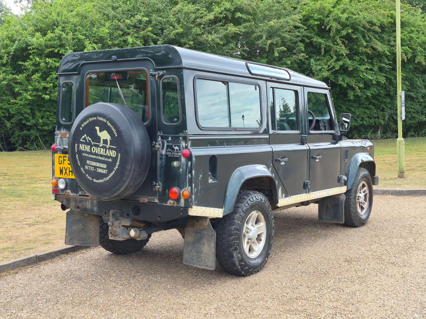 <p>2001 LAND ROVER DEFENDER</p>