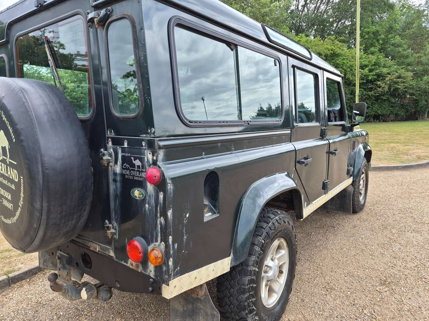 <p>2001 LAND ROVER DEFENDER</p>