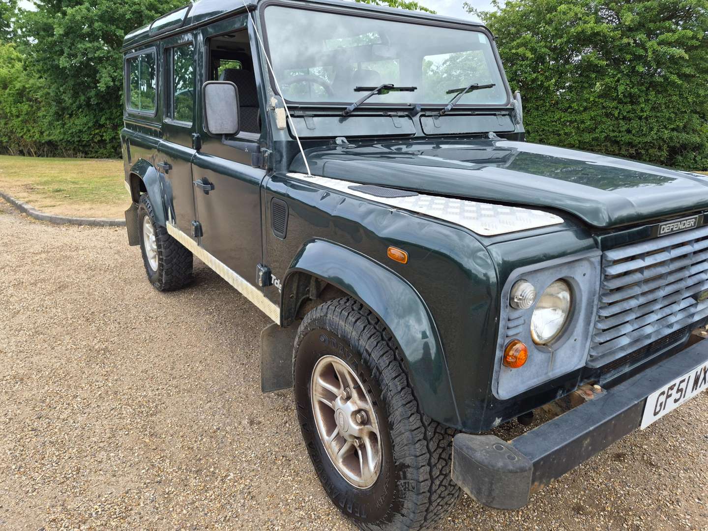 <p>2001 LAND ROVER DEFENDER</p>