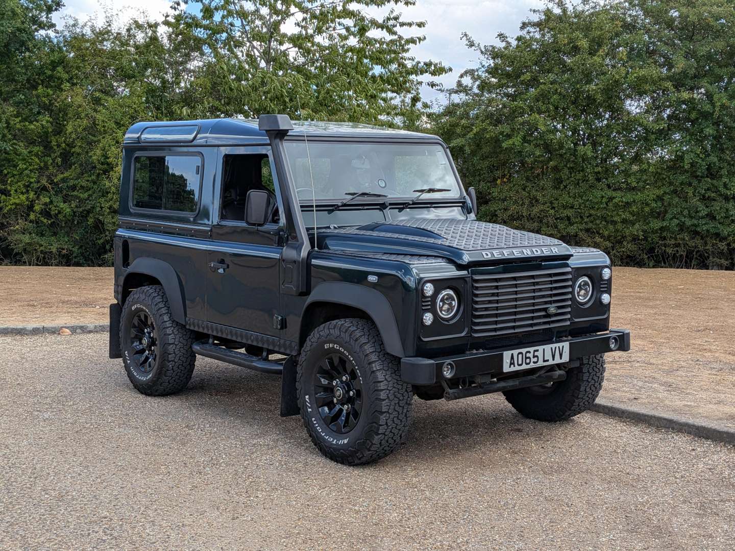 <p>2015 LAND ROVER DEFENDER 90</p>