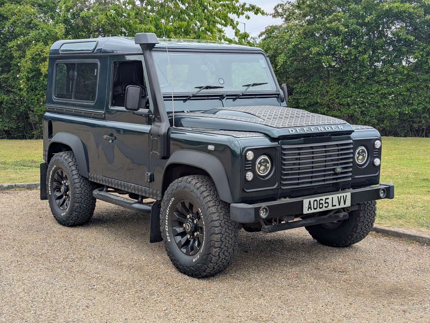 <p>2015 LAND ROVER DEFENDER 90</p>