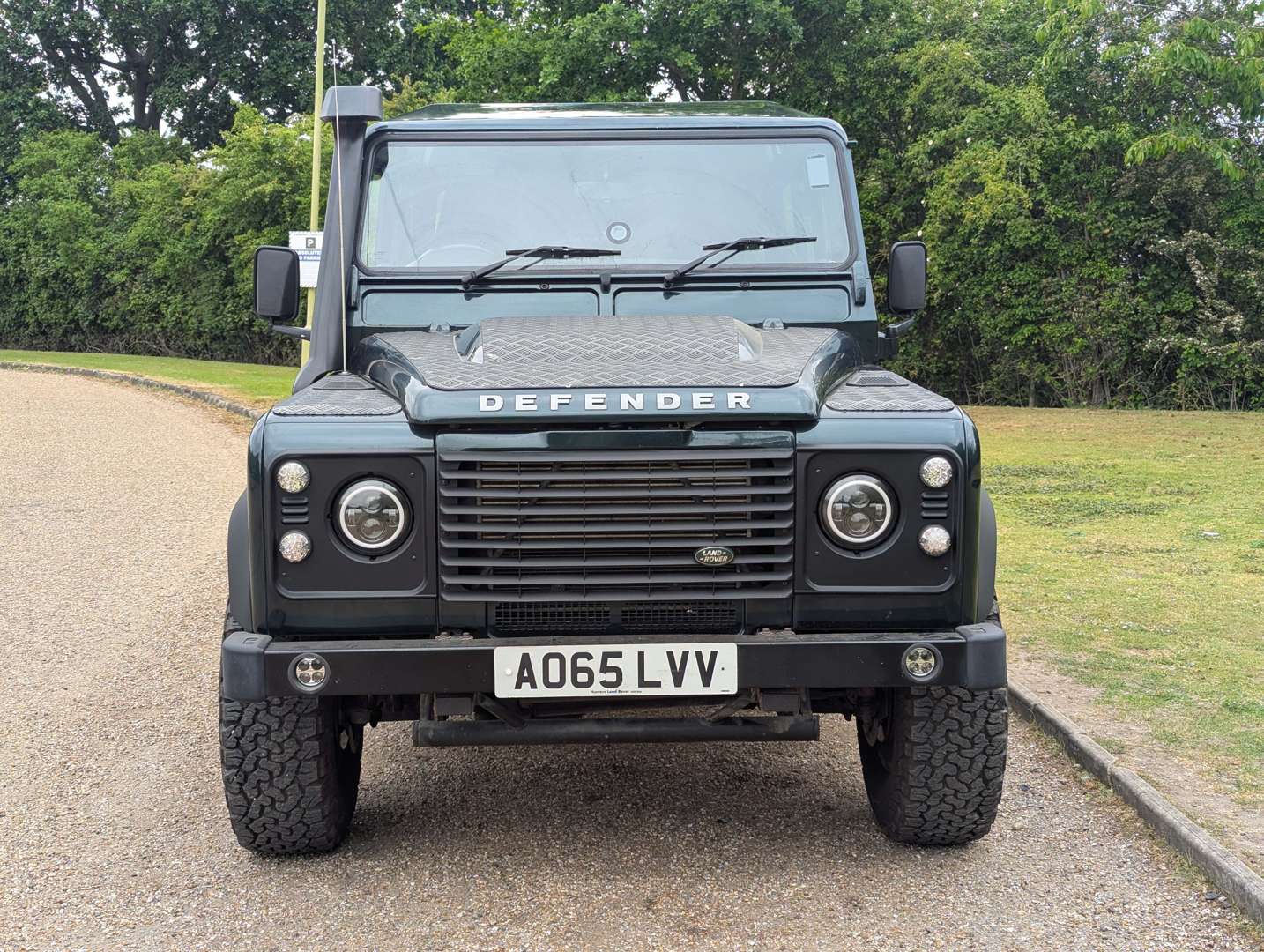 <p>2015 LAND ROVER DEFENDER 90</p>