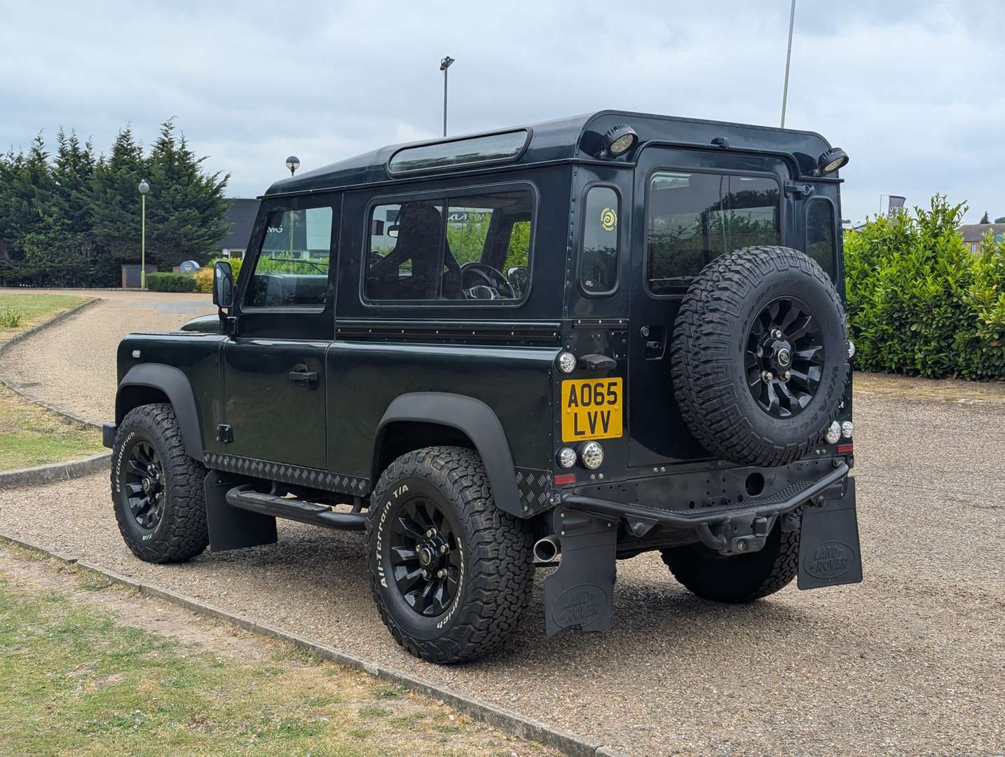 <p>2015 LAND ROVER DEFENDER 90</p>