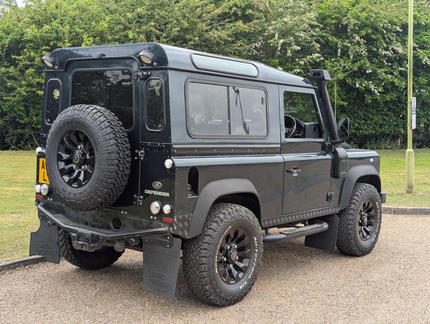 <p>2015 LAND ROVER DEFENDER 90</p>
