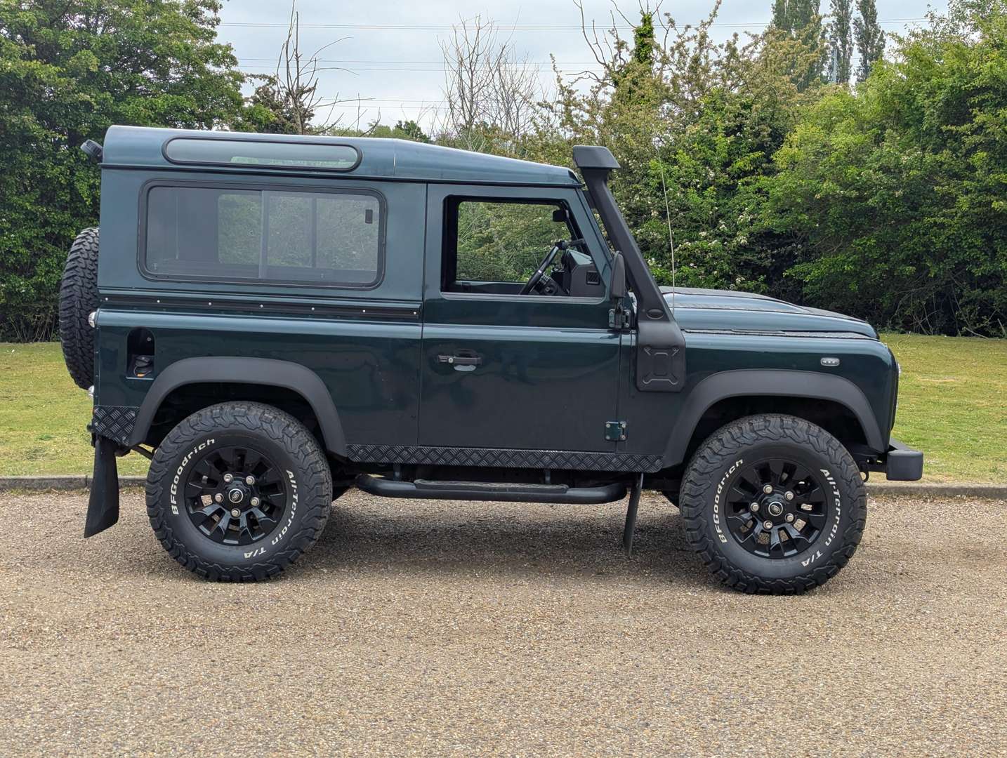 <p>2015 LAND ROVER DEFENDER 90</p>