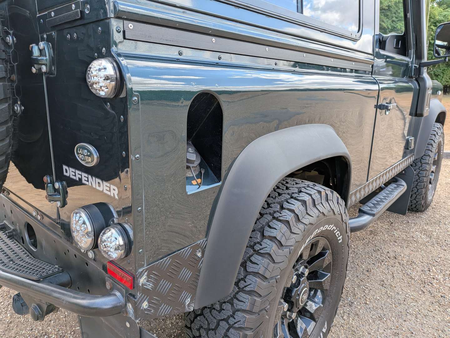 <p>2015 LAND ROVER DEFENDER 90</p>