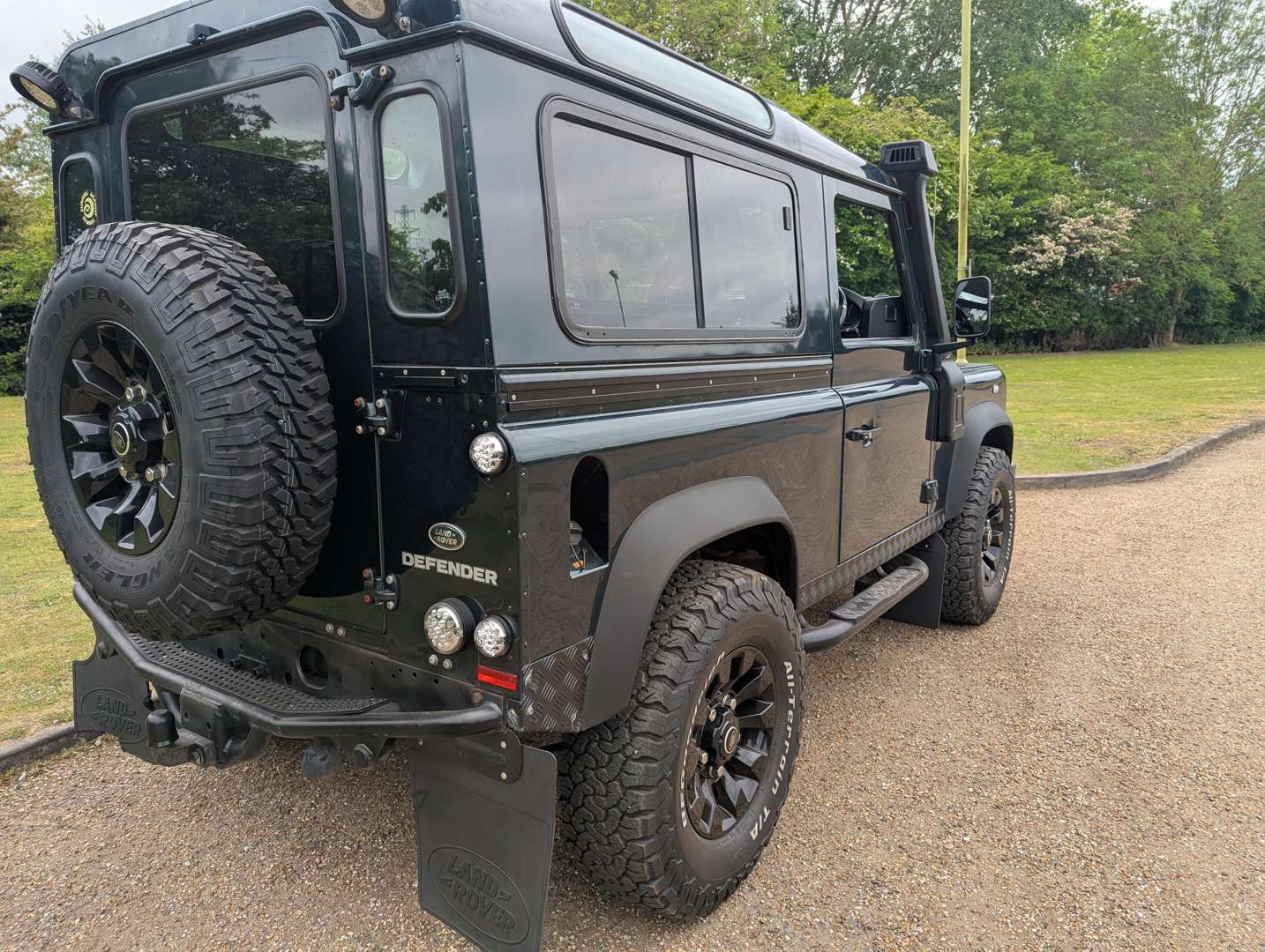 <p>2015 LAND ROVER DEFENDER 90</p>