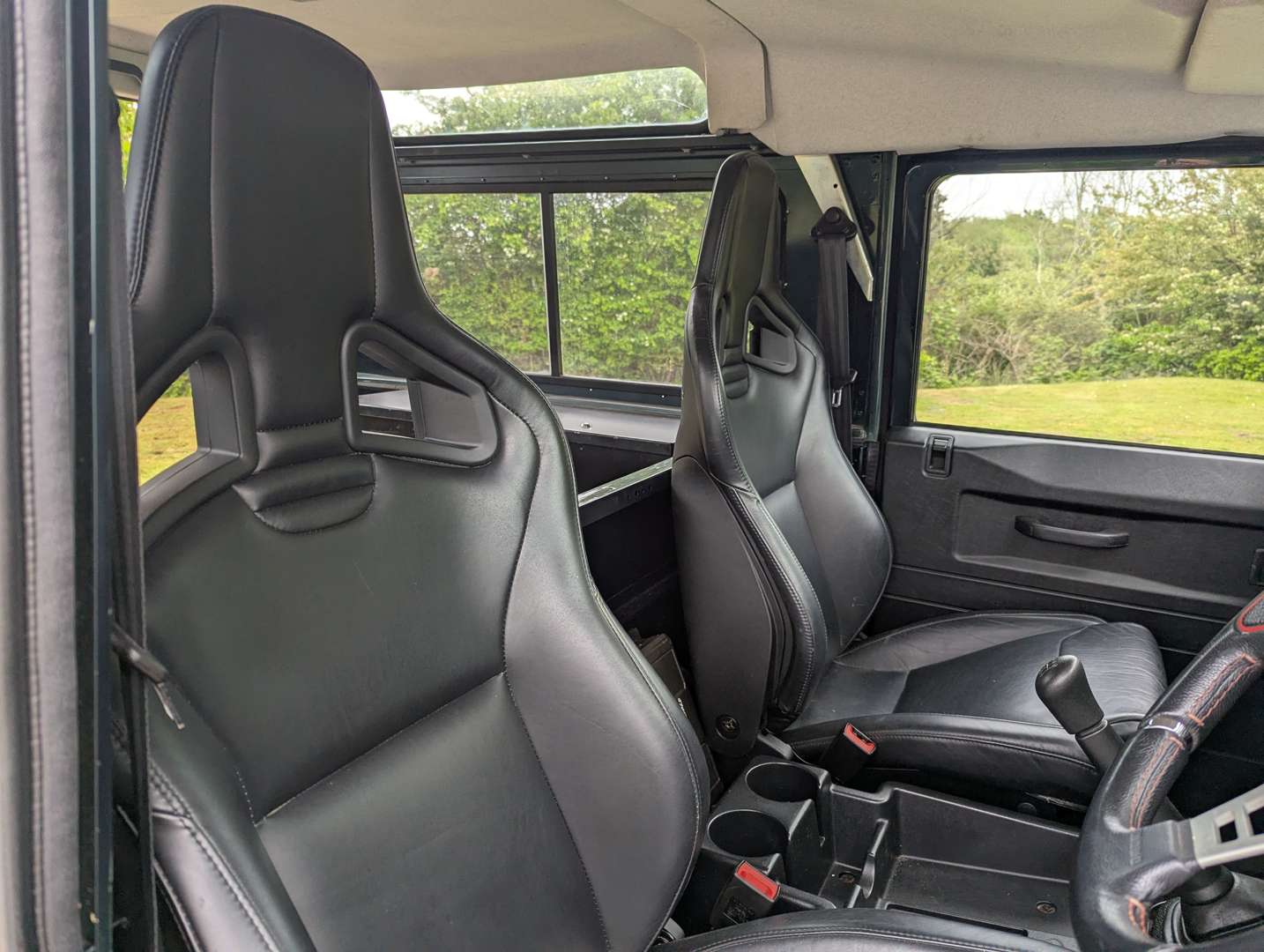 <p>2015 LAND ROVER DEFENDER 90</p>