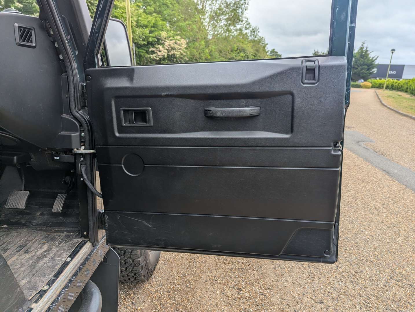 <p>2015 LAND ROVER DEFENDER 90</p>
