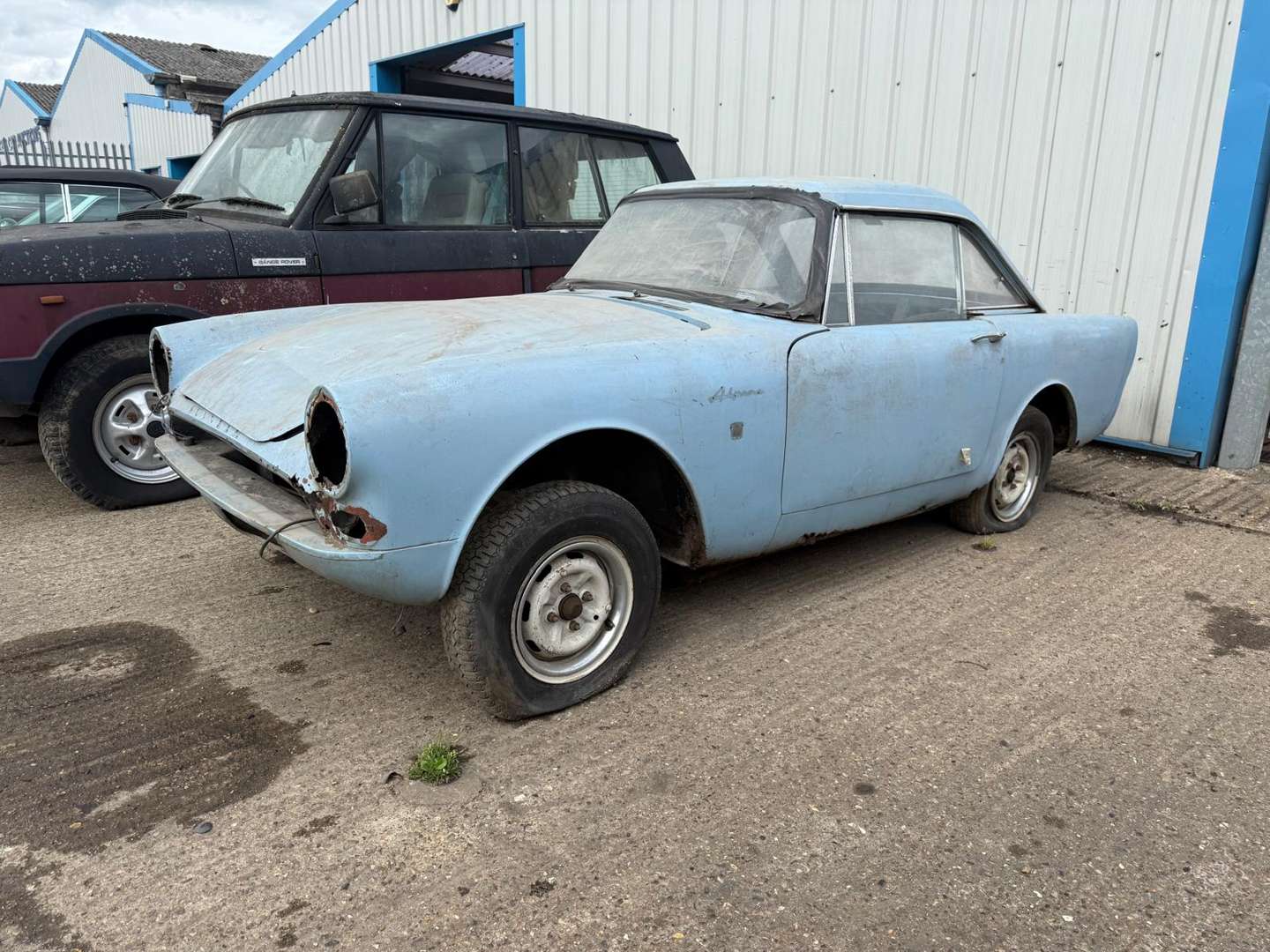 <p>1964 SUNBEAM ALPINE SERIES IV GT</p>