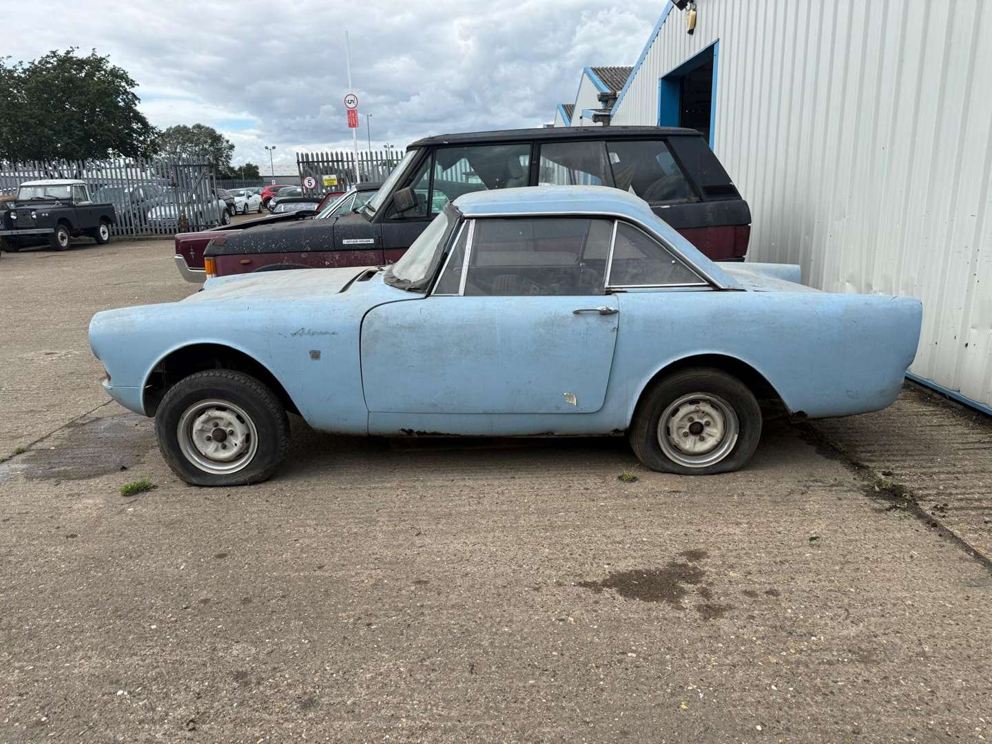 <p>1964 SUNBEAM ALPINE SERIES IV GT</p>