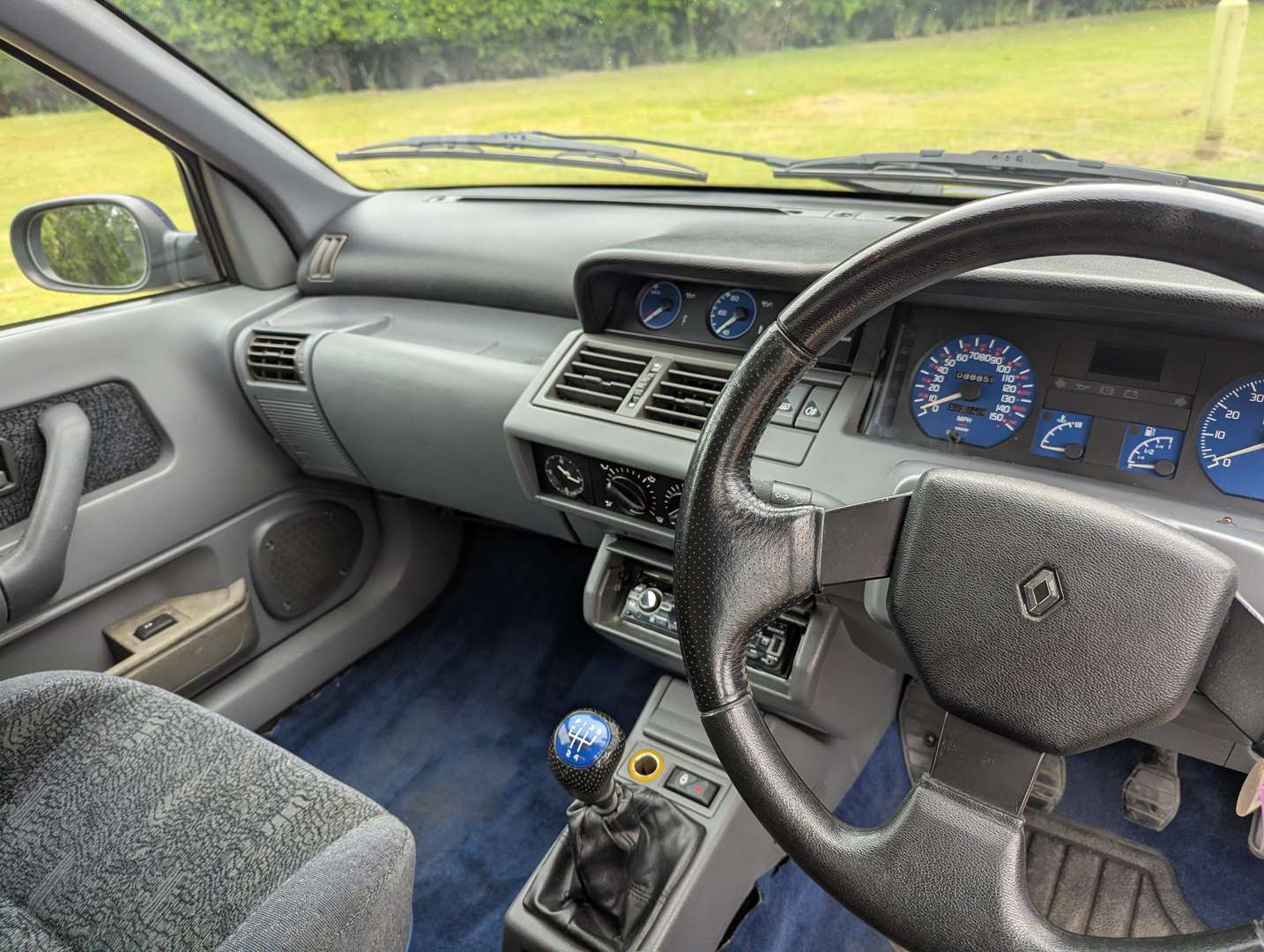 <p>1995 RENAULT CLIO WILLIAMS 3</p>