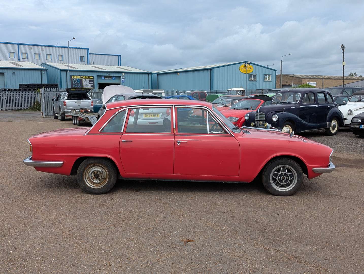 <p>1973 TRIUMPH 2000</p>
