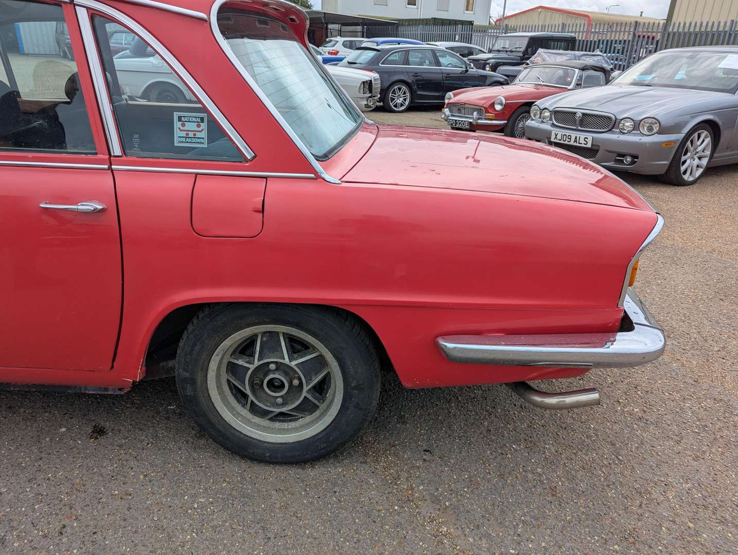 <p>1973 TRIUMPH 2000</p>