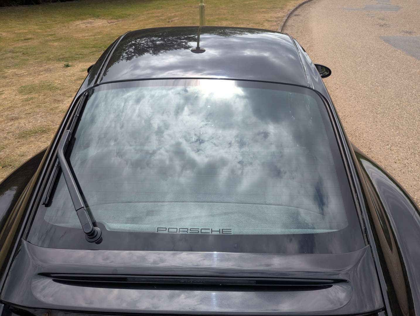 <p>2005 PORSCHE 911 CARRERA 4 3.8S AUTO</p>