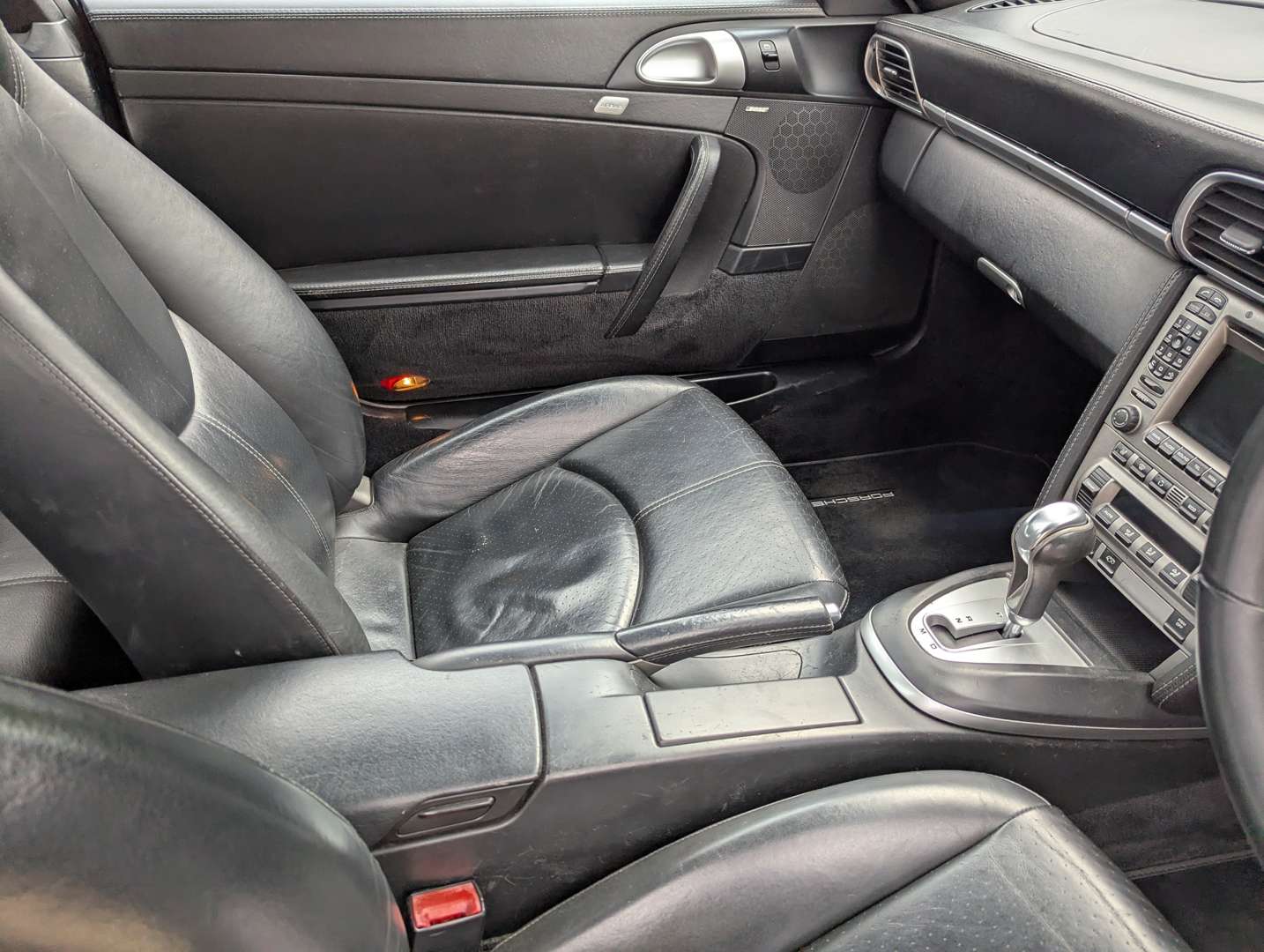 <p>2005 PORSCHE 911 CARRERA 4 3.8S AUTO</p>