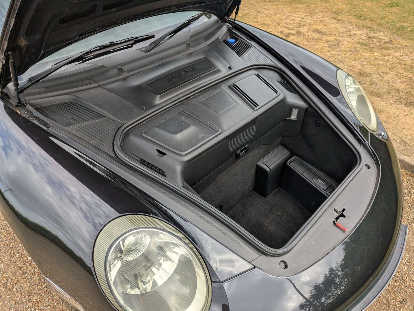 <p>2005 PORSCHE 911 CARRERA 4 3.8S AUTO</p>