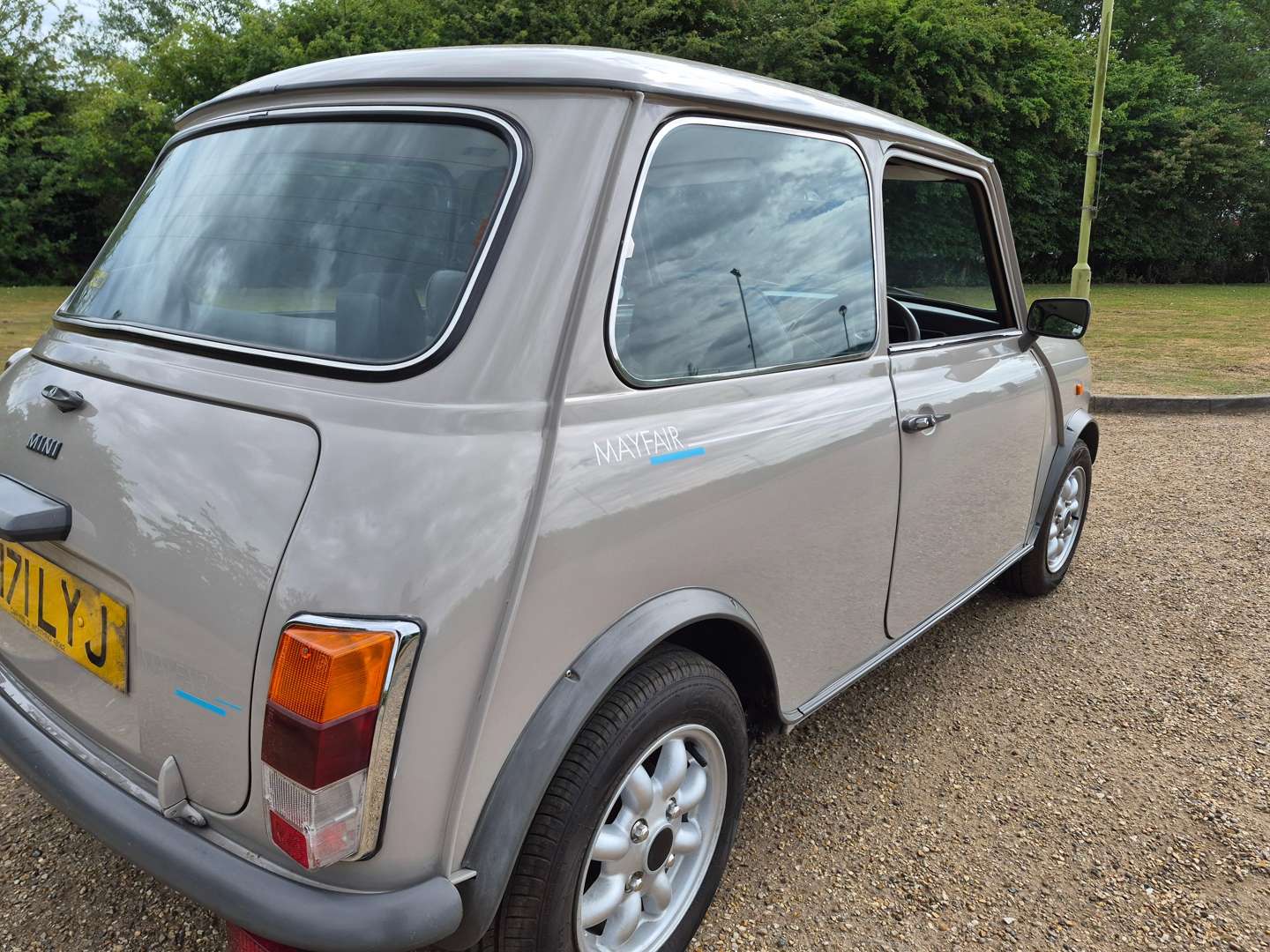 <p>1989 AUSTIN MINI MAYFAIR</p>