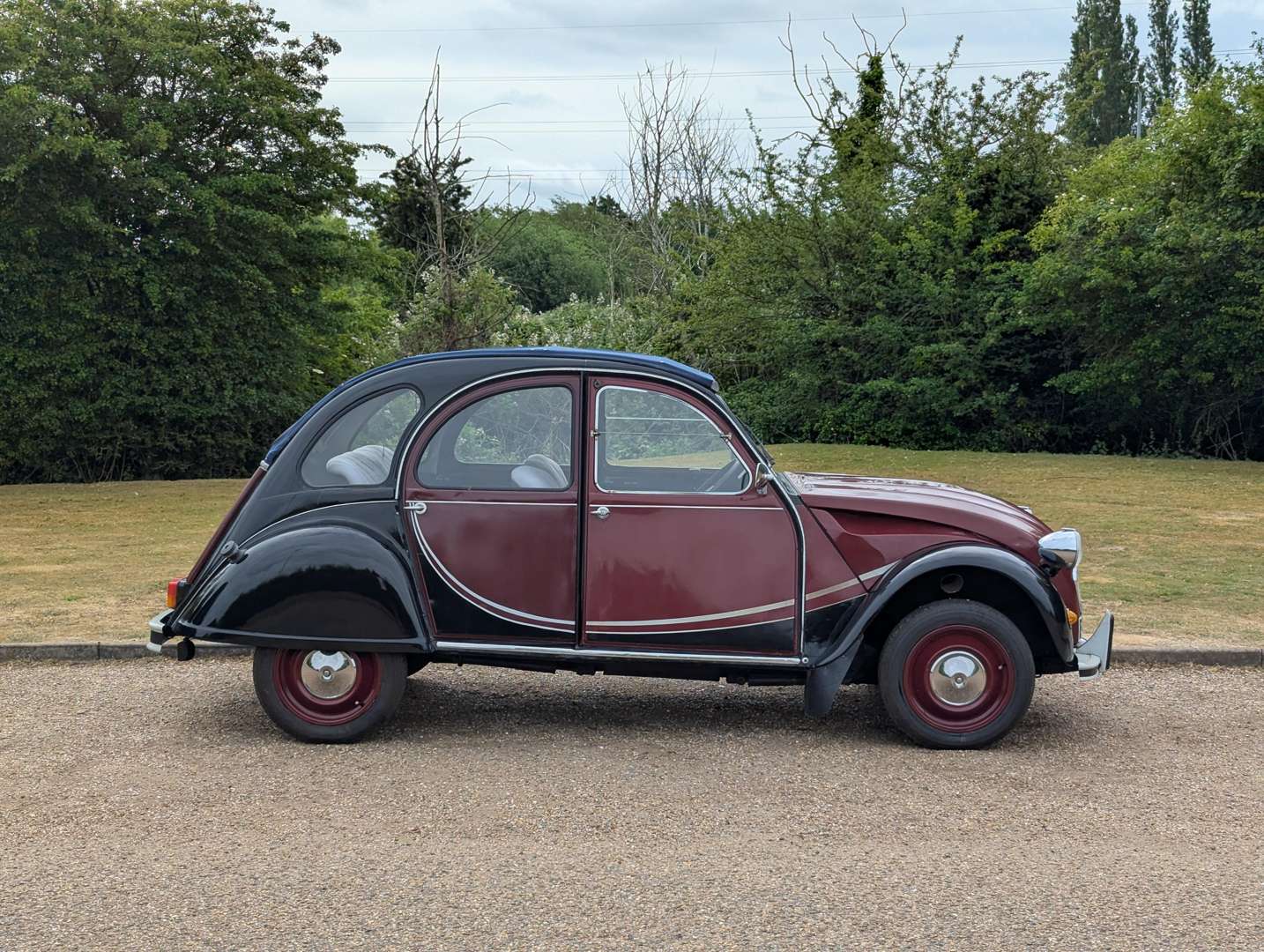 <p>1985 CITROËN 2CV6</p>