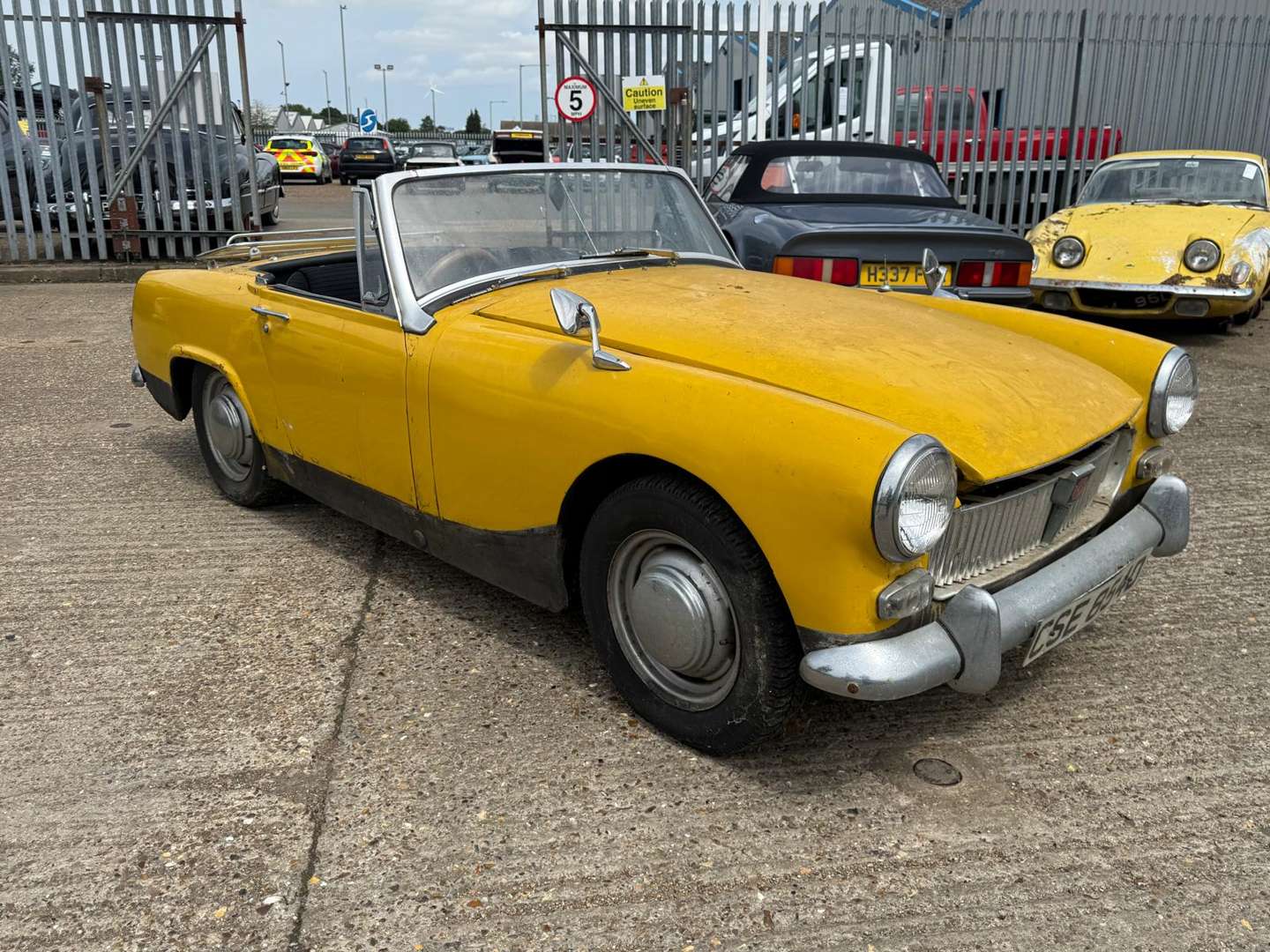 <p>1966 MG MIDGET</p>