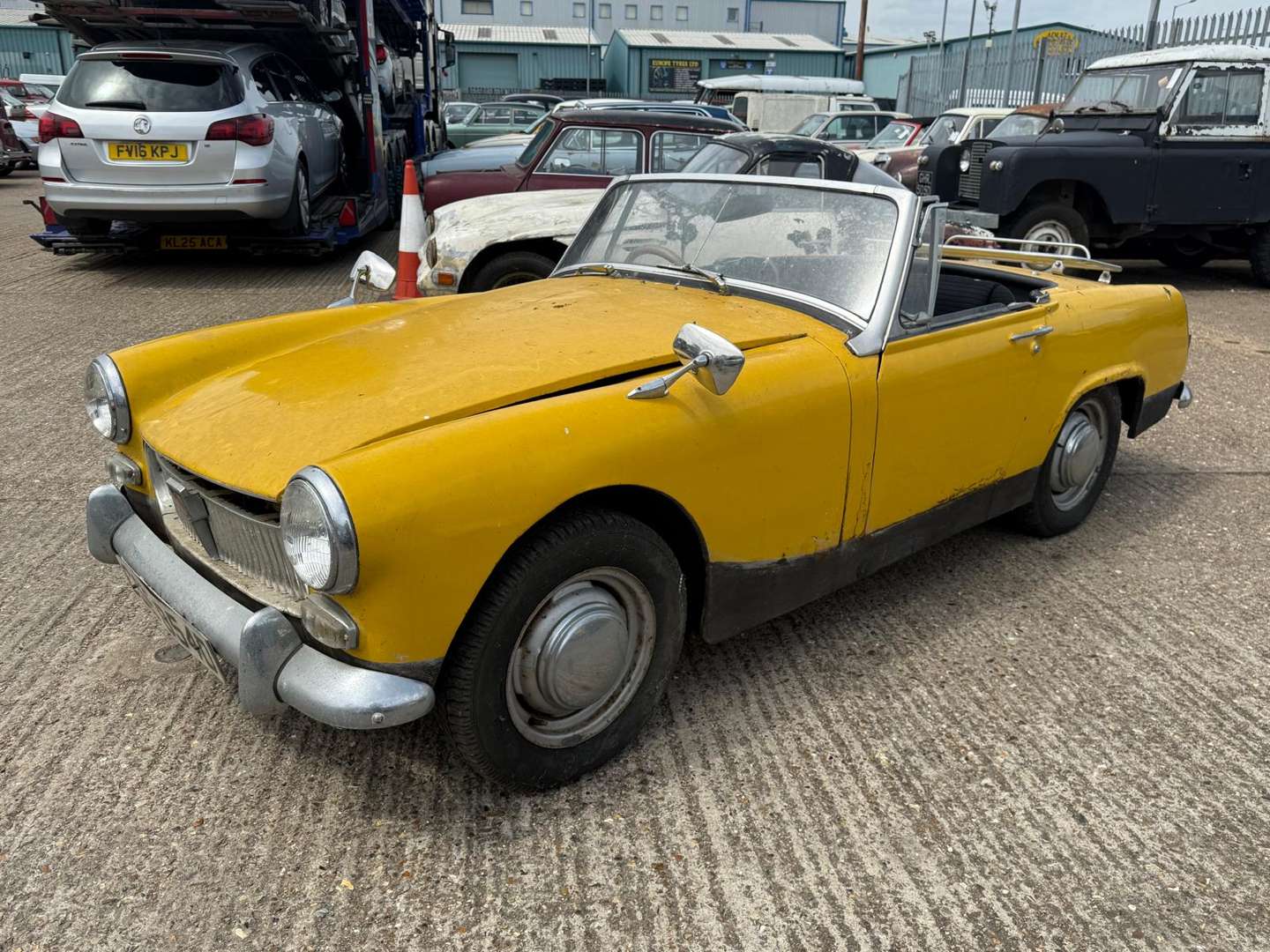 <p>1966 MG MIDGET</p>