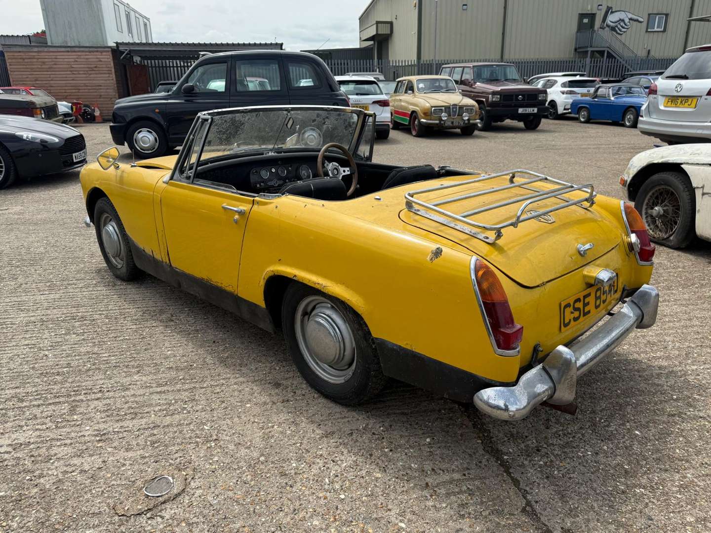 <p>1966 MG MIDGET</p>