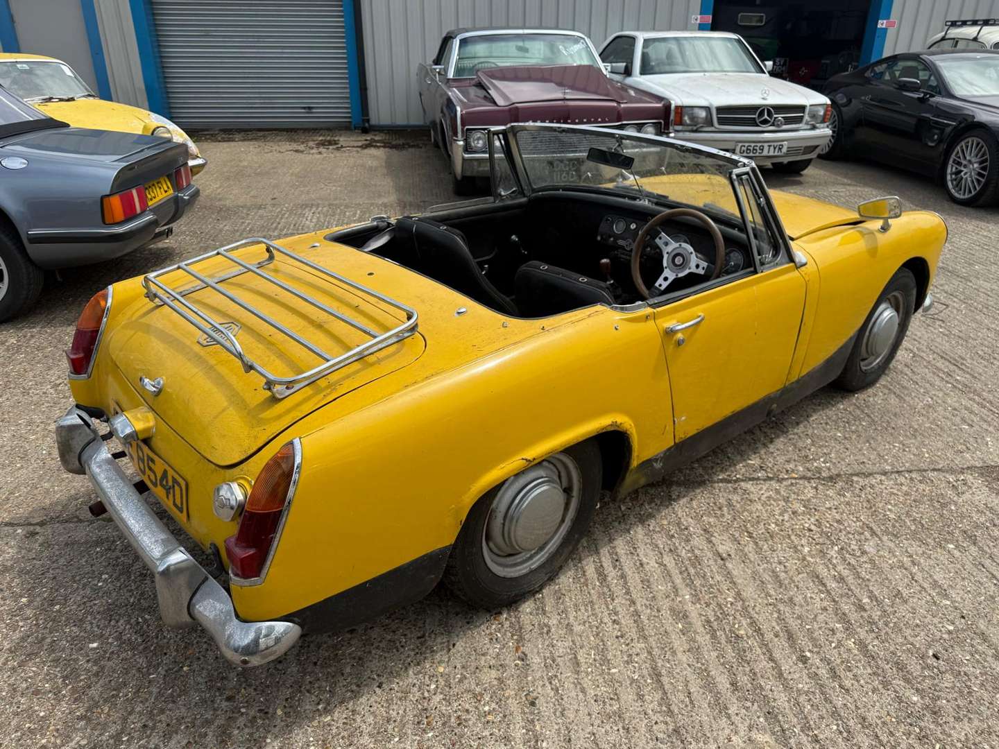 <p>1966 MG MIDGET</p>