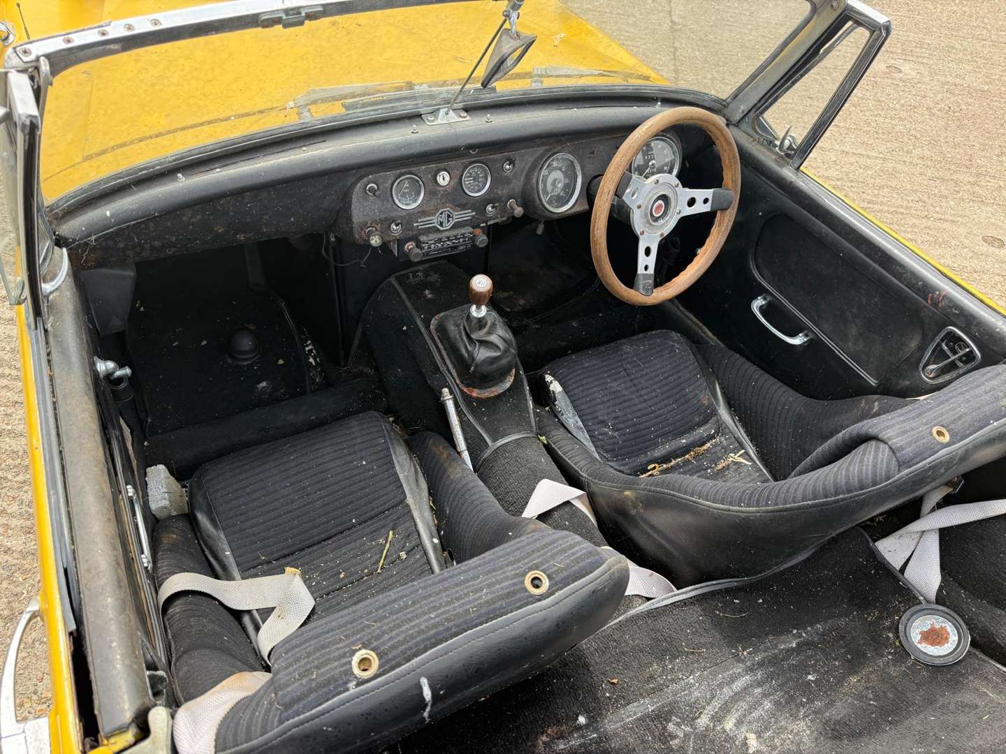 <p>1966 MG MIDGET</p>