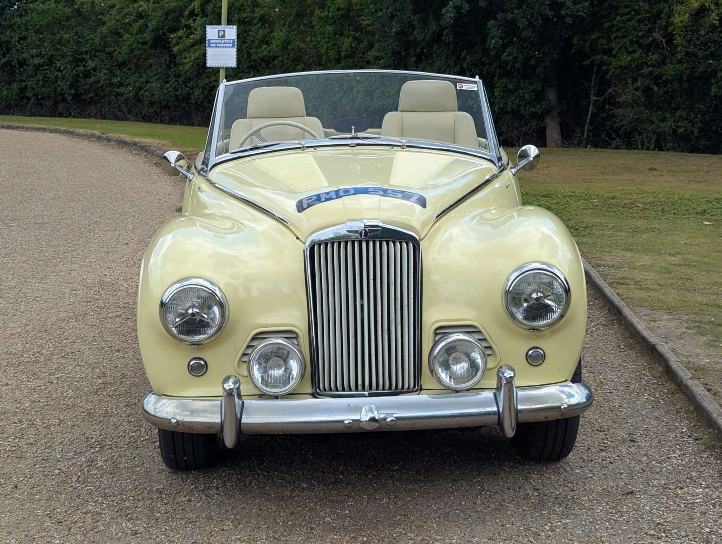<p>1954 SUNBEAM ALPINE</p>