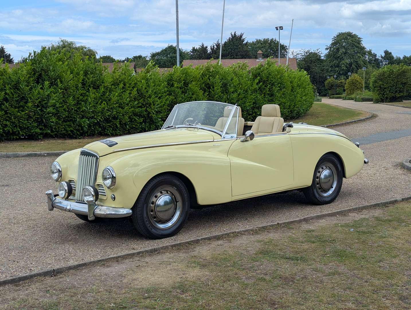 <p>1954 SUNBEAM ALPINE</p>