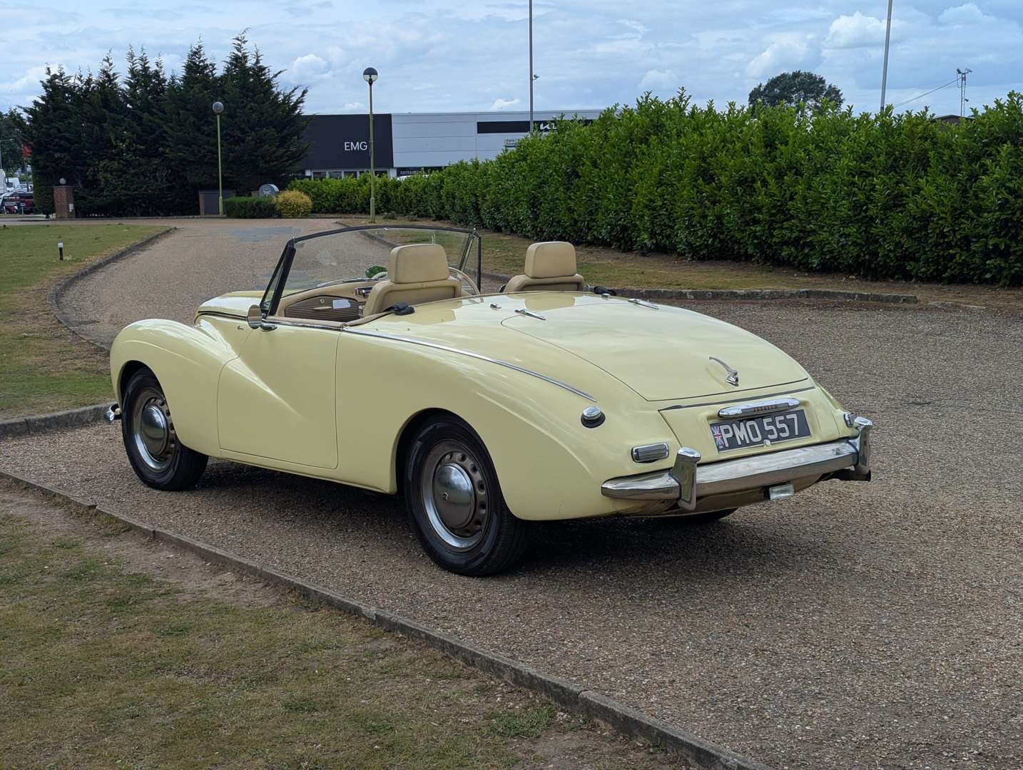 <p>1954 SUNBEAM ALPINE</p>