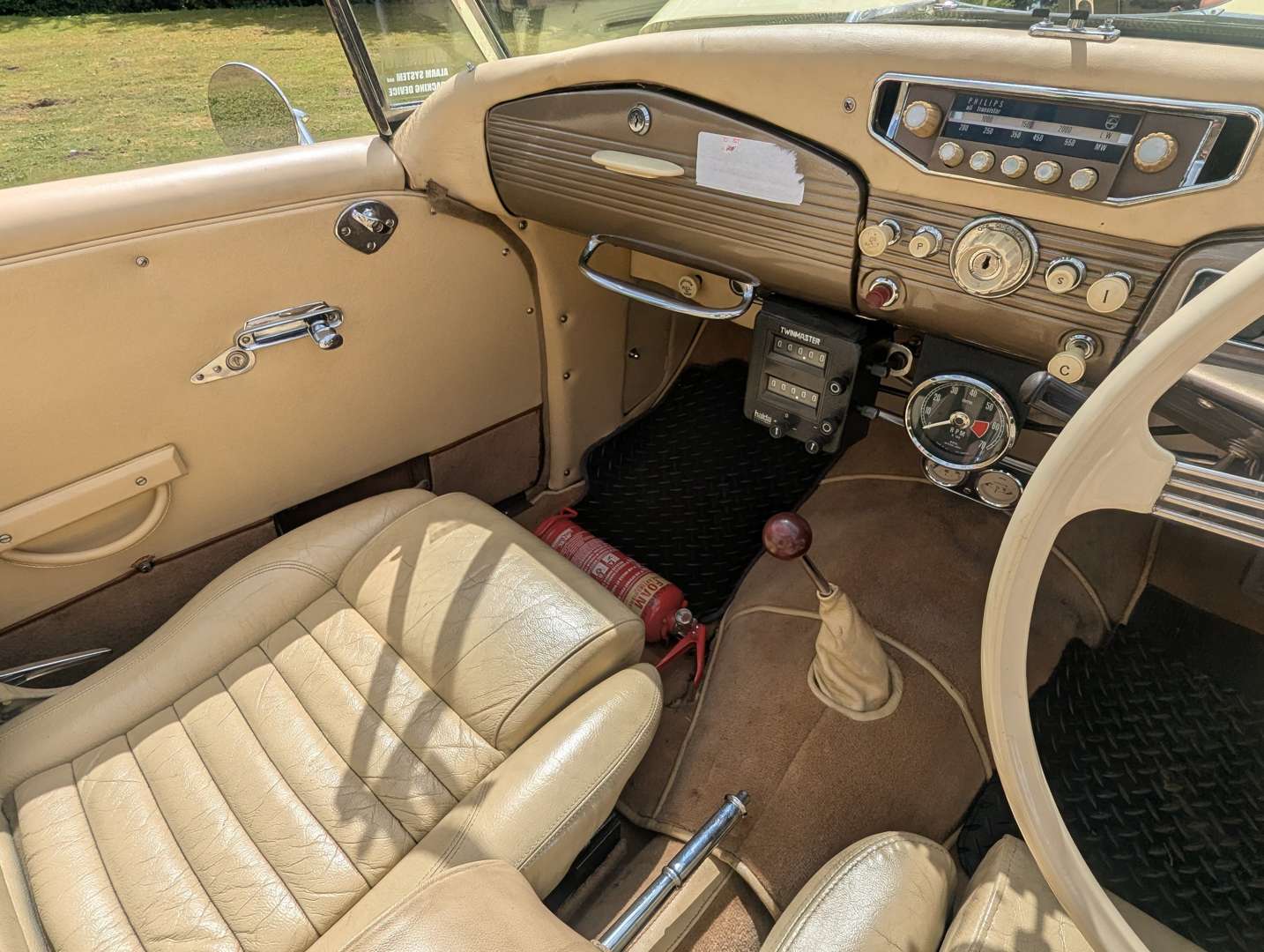 <p>1954 SUNBEAM ALPINE</p>