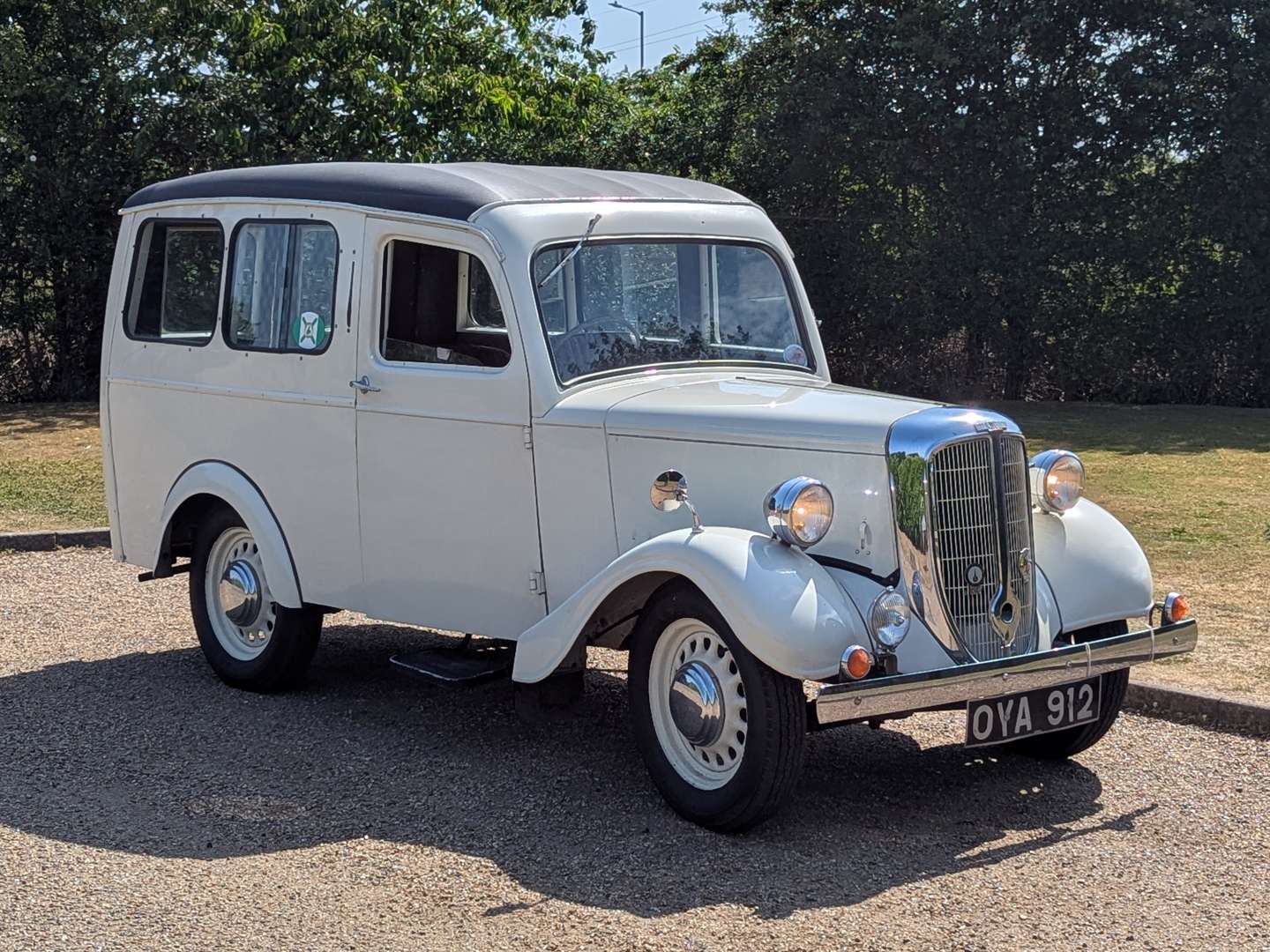 <p>1952 JOWETT BRADFORD</p>