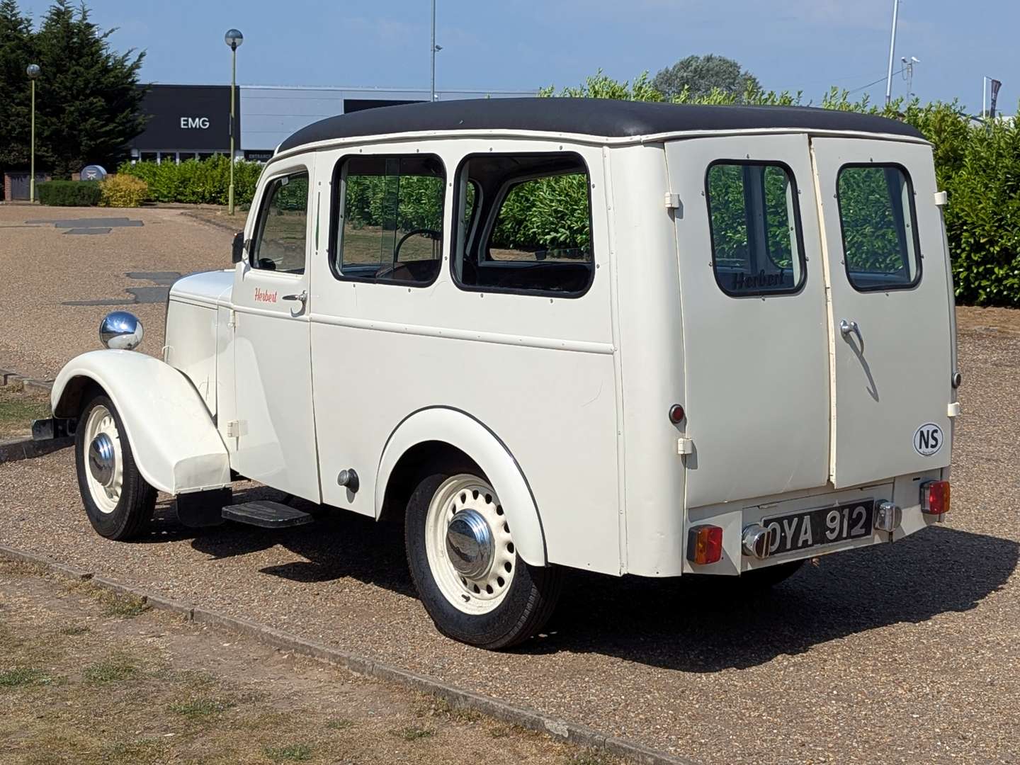<p>1952 JOWETT BRADFORD</p>